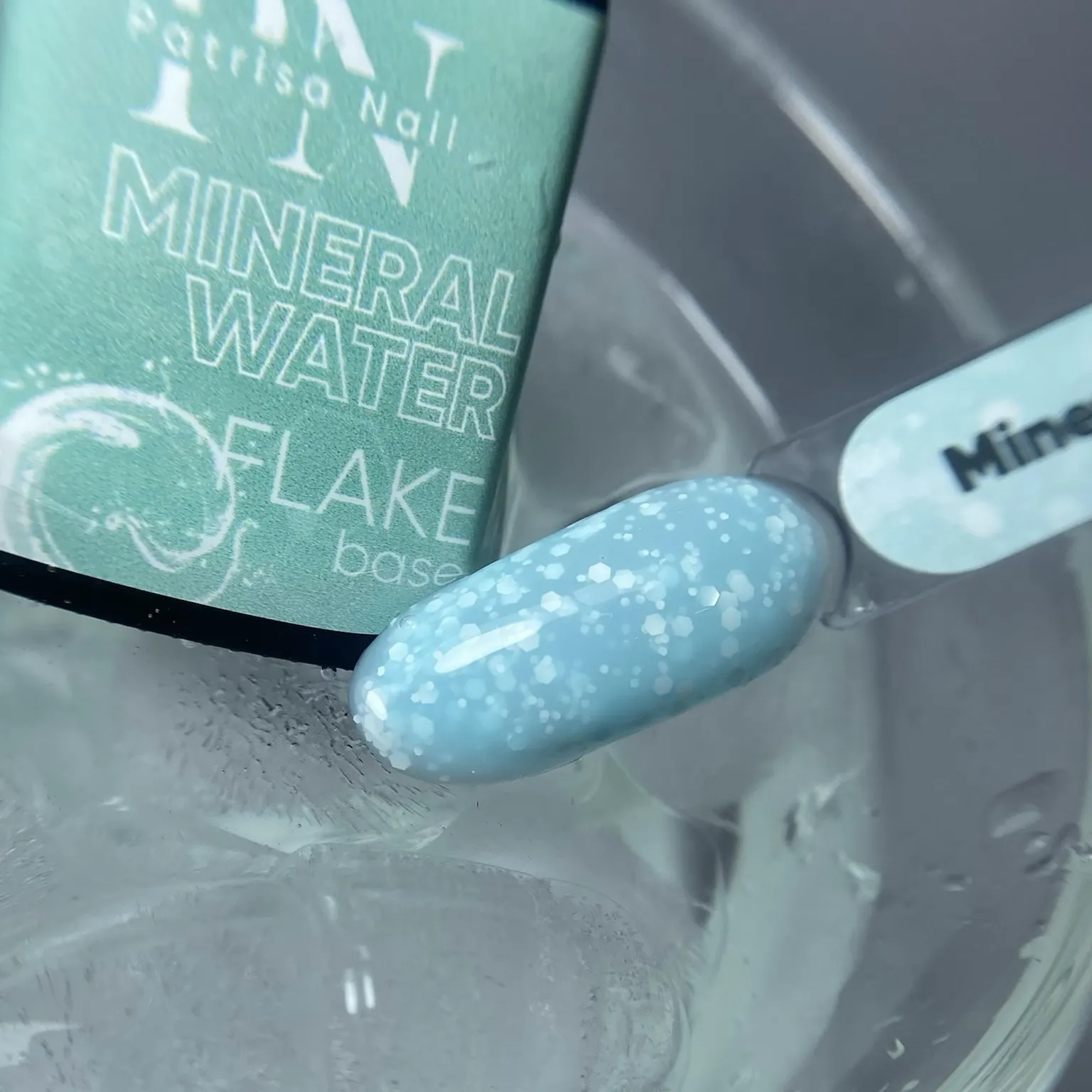 FLAKE base Mineral Water PN  голубая база с белыми шестигранниками 8 мл